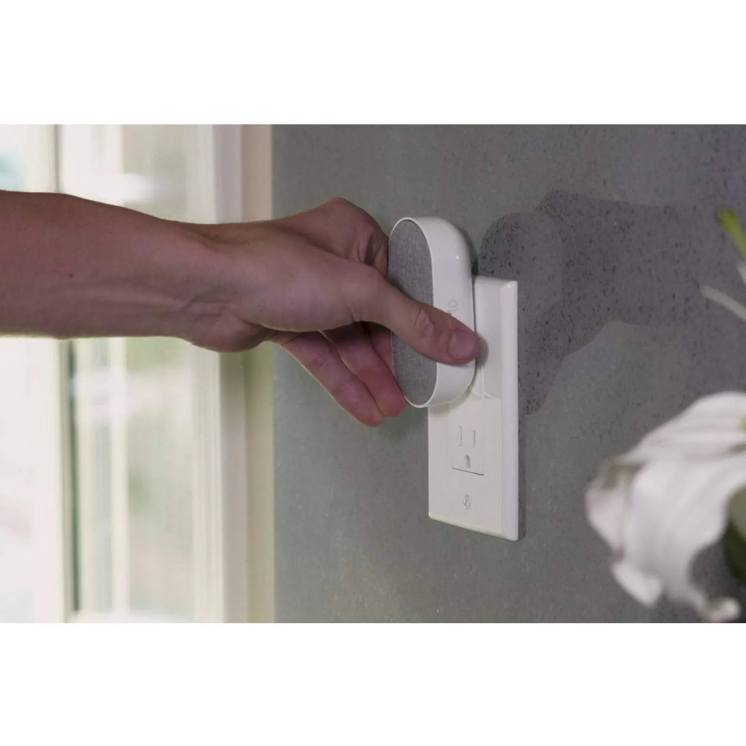 Arlo Indoor Chime Alert- Wire-Free, Smart Home Security, Siren and Silent Mode