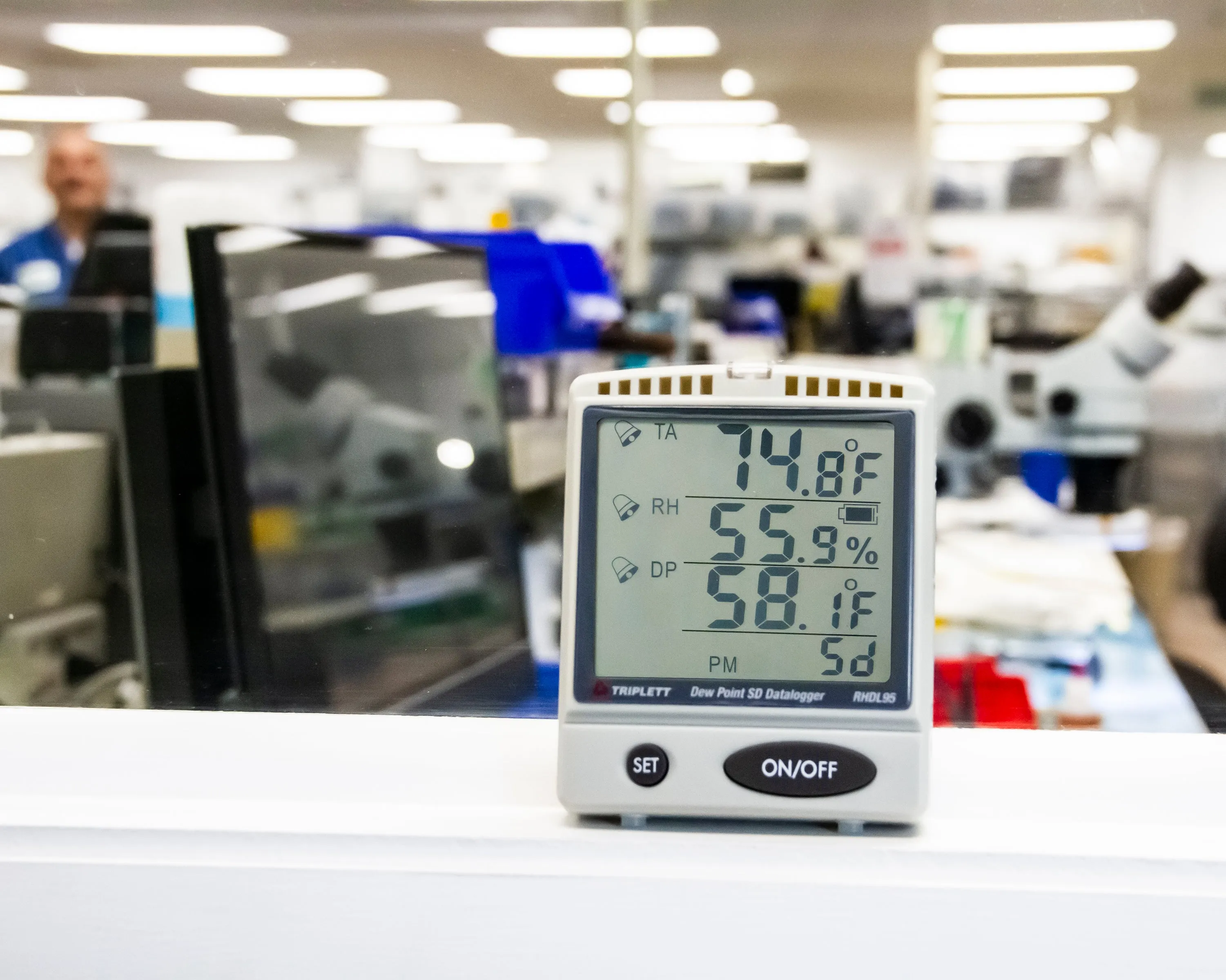 Humidity/Temperature/Dew Point SD Datalogger- (RHDL95)
