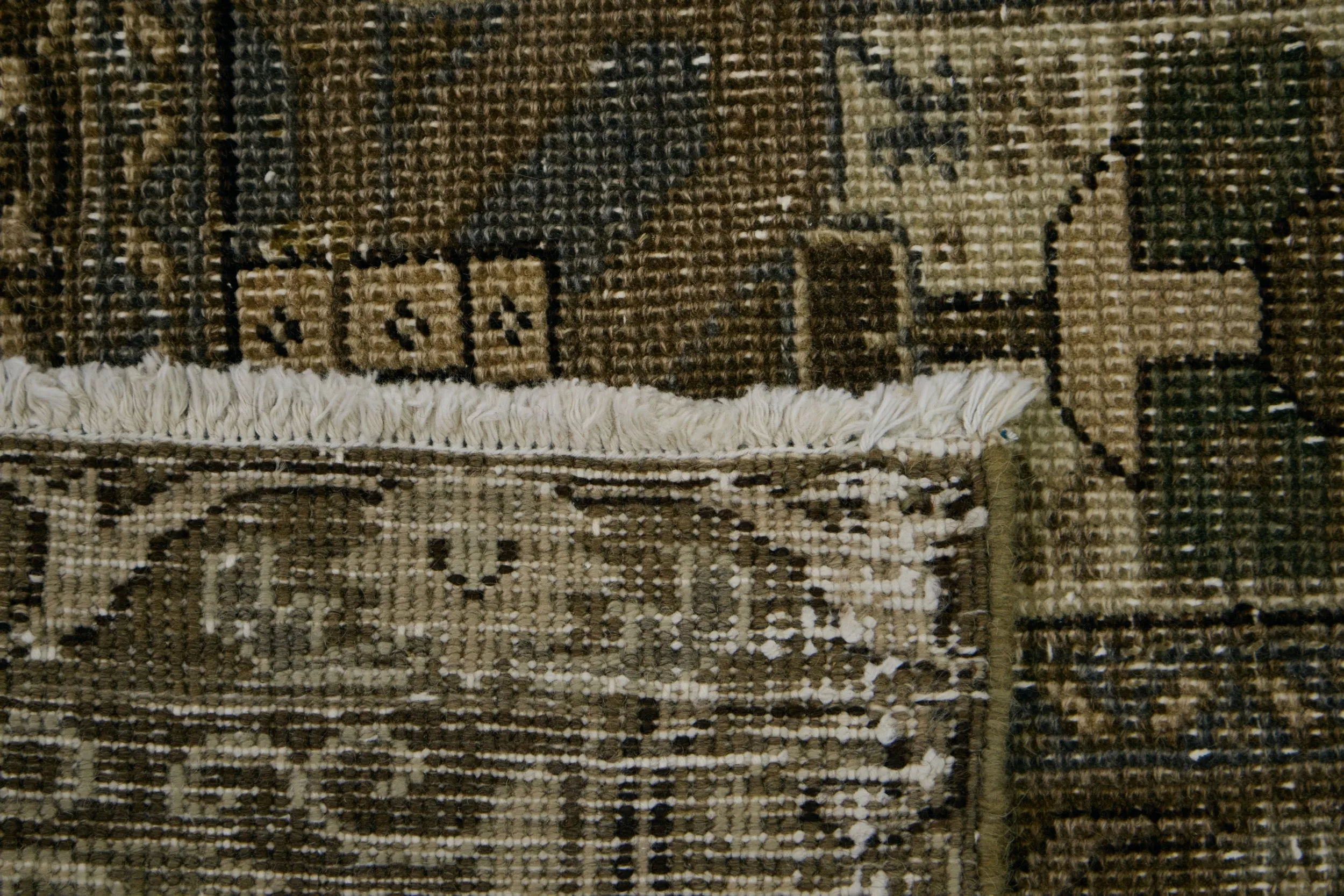 Tempyst - Vintage Persian Area Rug